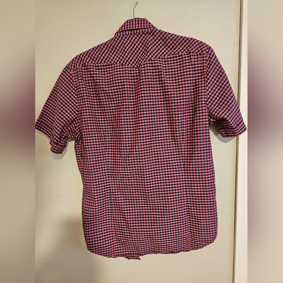 Banana Republic checkered short-sleeved button up (red and blue) - Picture 5 of 5